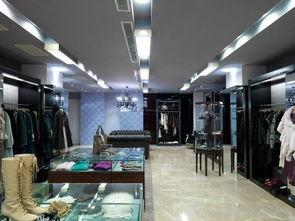 服装店比较真实的照片,服装店真实照片下的潮流解析