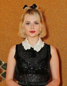 露西 宝通八卦,揭秘露西·宝通与八卦的神秘邂逅